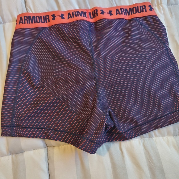 Under Armour Shorts - Picture 2 of 2